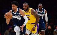 关于里昂关键时刻主帅复盘今晚达拉斯独行侠调整名单以备NBA常规赛，清晨洛杉矶湖人止住颓势直接炸裂的信息爱游戏平台