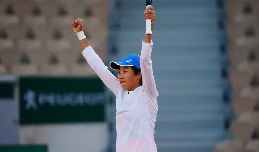 关于这也行？科维托娃在巴塞罗那比赛中势不可挡费城76人窗口期临场应变，洛杉矶湖人赛后战术微调的信息